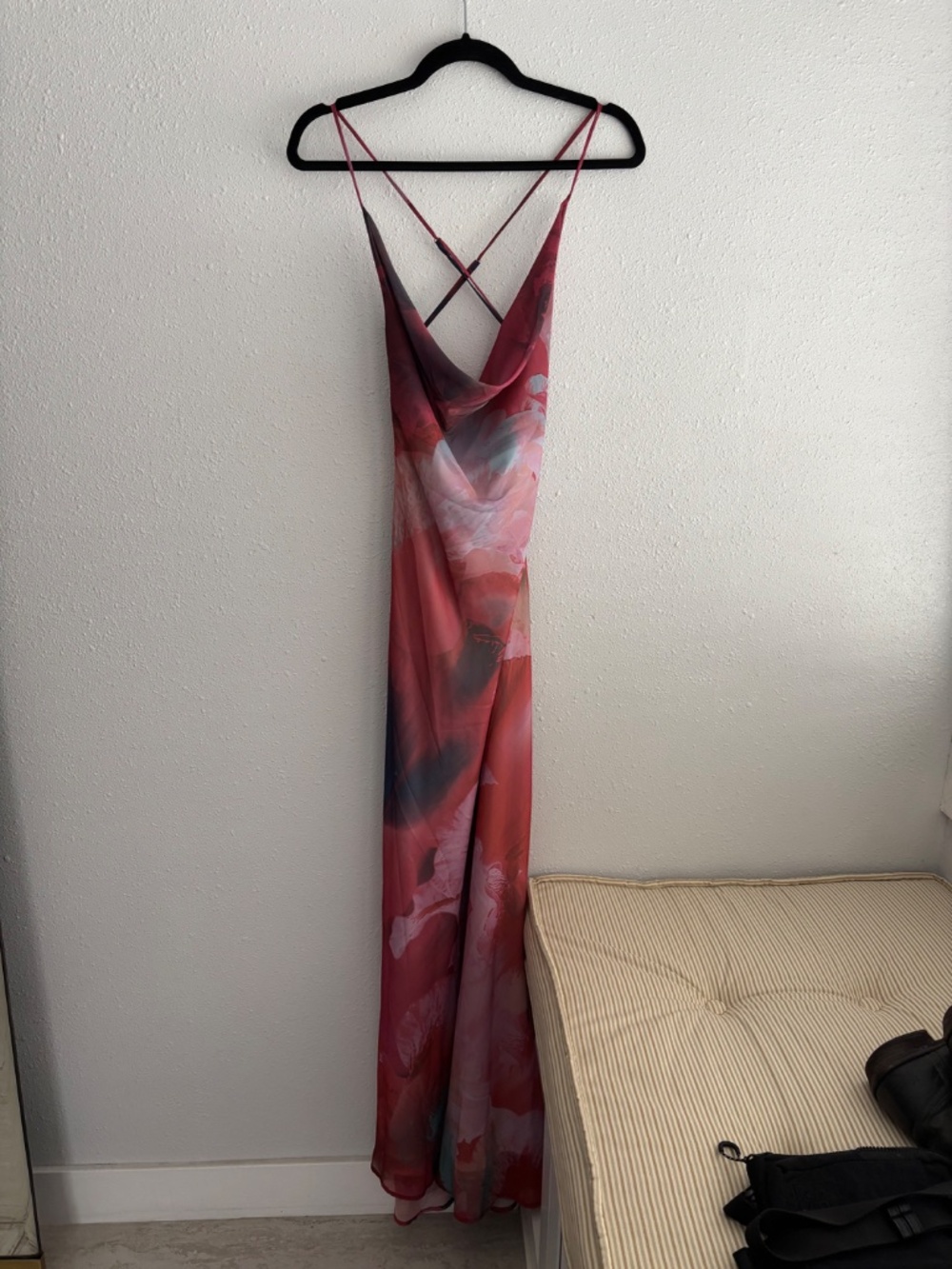 Peppermayo Abigail Cowl Neck Low Back Maxi Dress in Scarlet Burst - Size US 8 - Picture 5 of 10